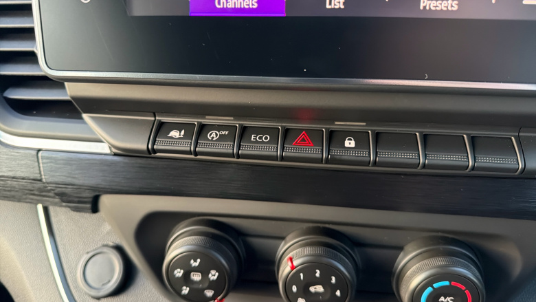 Renault Trafic Lwb Diesel LL30 Blue dCi 150 Extra [Safety] Crew Van